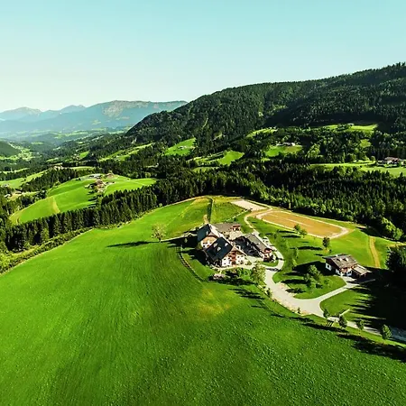 Tauroa Winterstellgut Annaberg im Lammertal